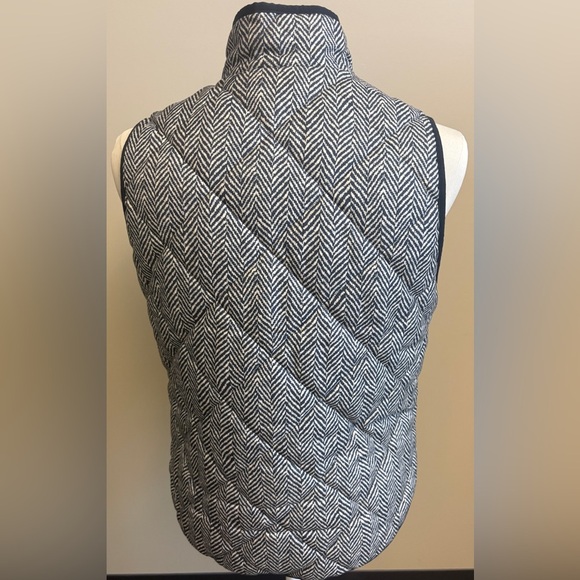 J. Crew Black grey Herringbone zip front high collar Vest w pockets size Medium - Picture 4 of 10